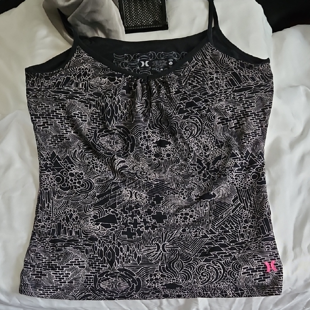 Hurley Women's Black and Pink Graphic Camisole